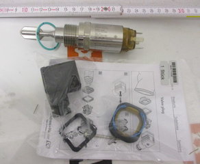 Вибрационный датчик предельного уровня
Liquiphant FTL31
FTL31-AA4U2AAWBJ
AA Zulassung: Ex-freier Bereich
4 Energieversorgung; Ausgang: 10-30VDC; 3-Leiter PNP
U Elektrischer Anschluss: Ventilstecker ISO4400 M16, IP65 NEMA Type 4X Encl.
2  Sensordesign: Max. Prozesstemperatur 100oC/212oF
AA Sensortyp: Kompaktversion 316L Ra<3,2um/126uin
WBJ  Prozessanschluss: Gewinde ISO228 G1/2, 316L Endress+Hauser